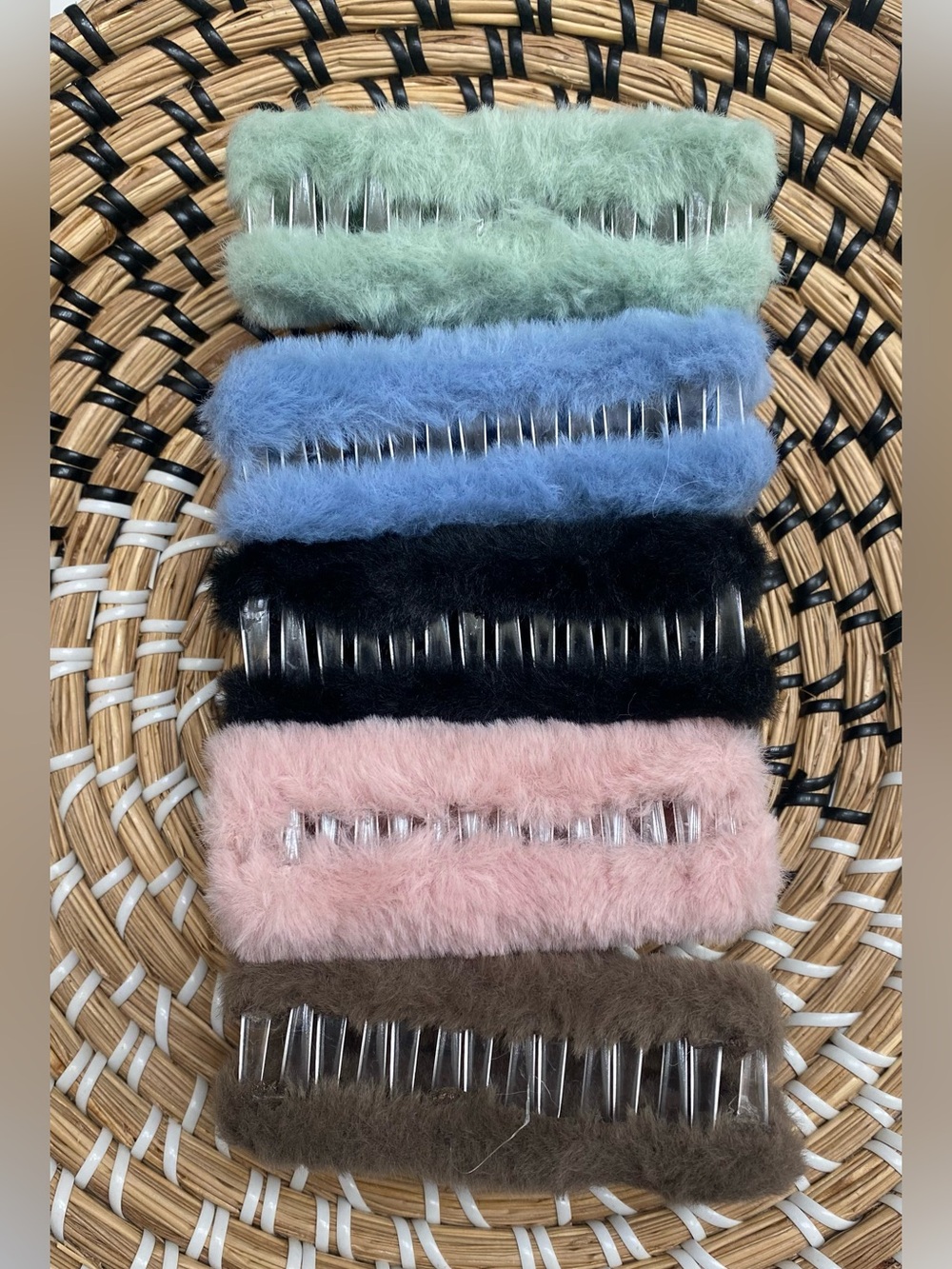 Fuzzy Faux Fur Hair Claw Clips 4.5”
- Choose 1 - Picture 2 of 2